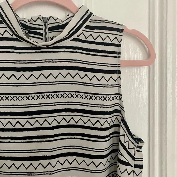 BCBGeneration Black and White Sheath Dress Knee-Length Sleeveless Mock Neck - Picture 2 of 4